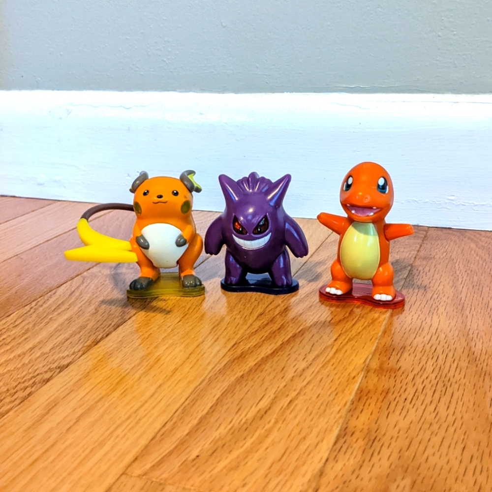Pokemon figures bundle